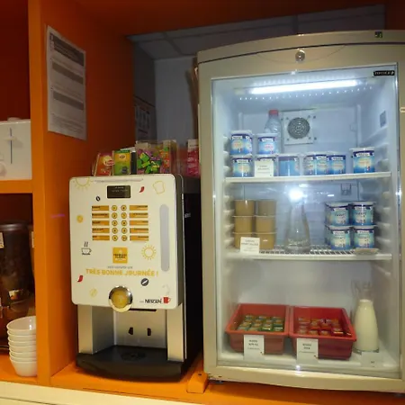 南瓦朗斯普瑞米尔经典酒店 酒店