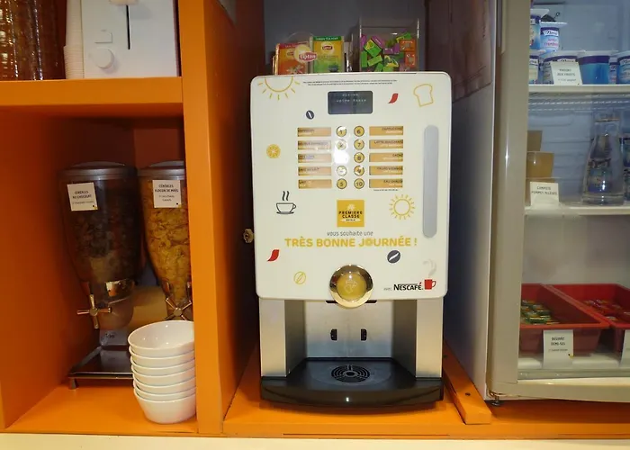 南瓦朗斯普瑞米尔经典酒店 酒店